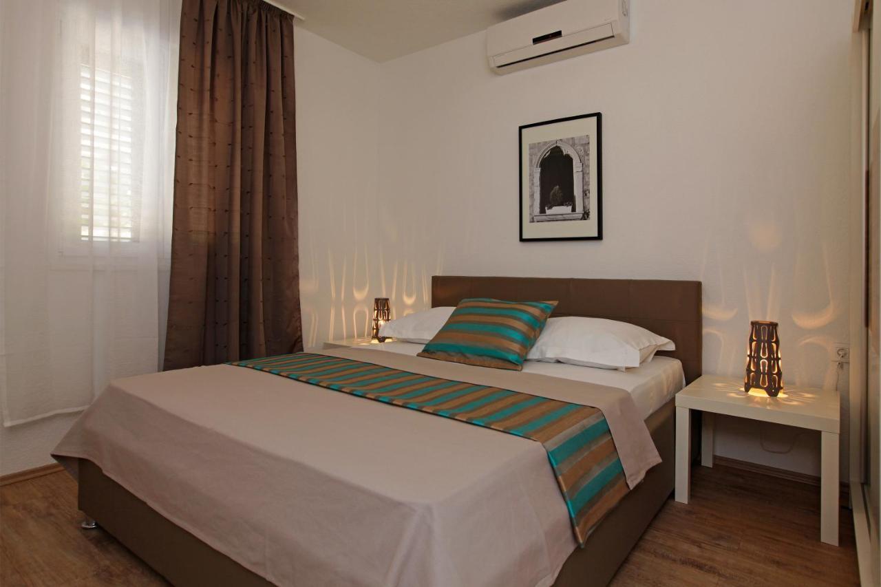 Iris Apartments Bol (Adults Only) Extérieur photo