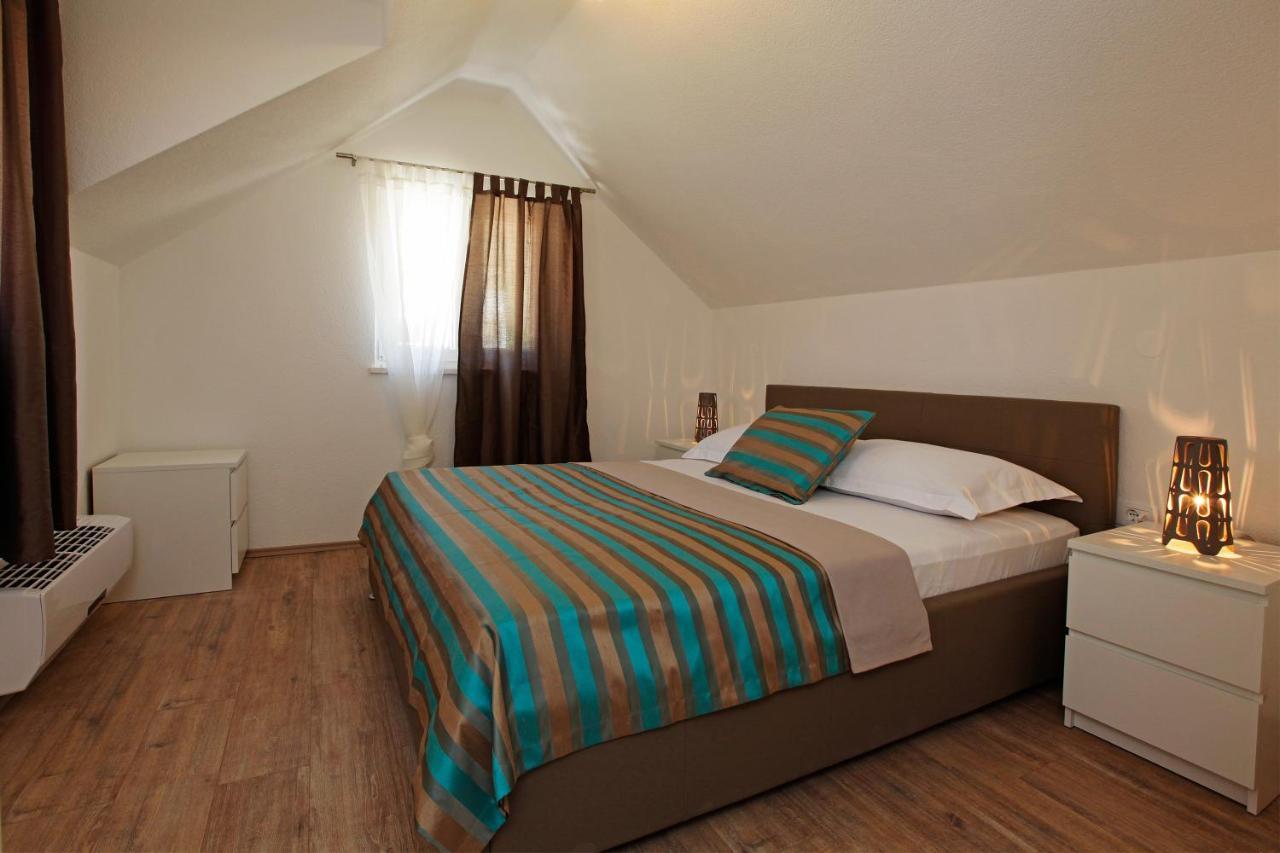Iris Apartments Bol (Adults Only) Extérieur photo