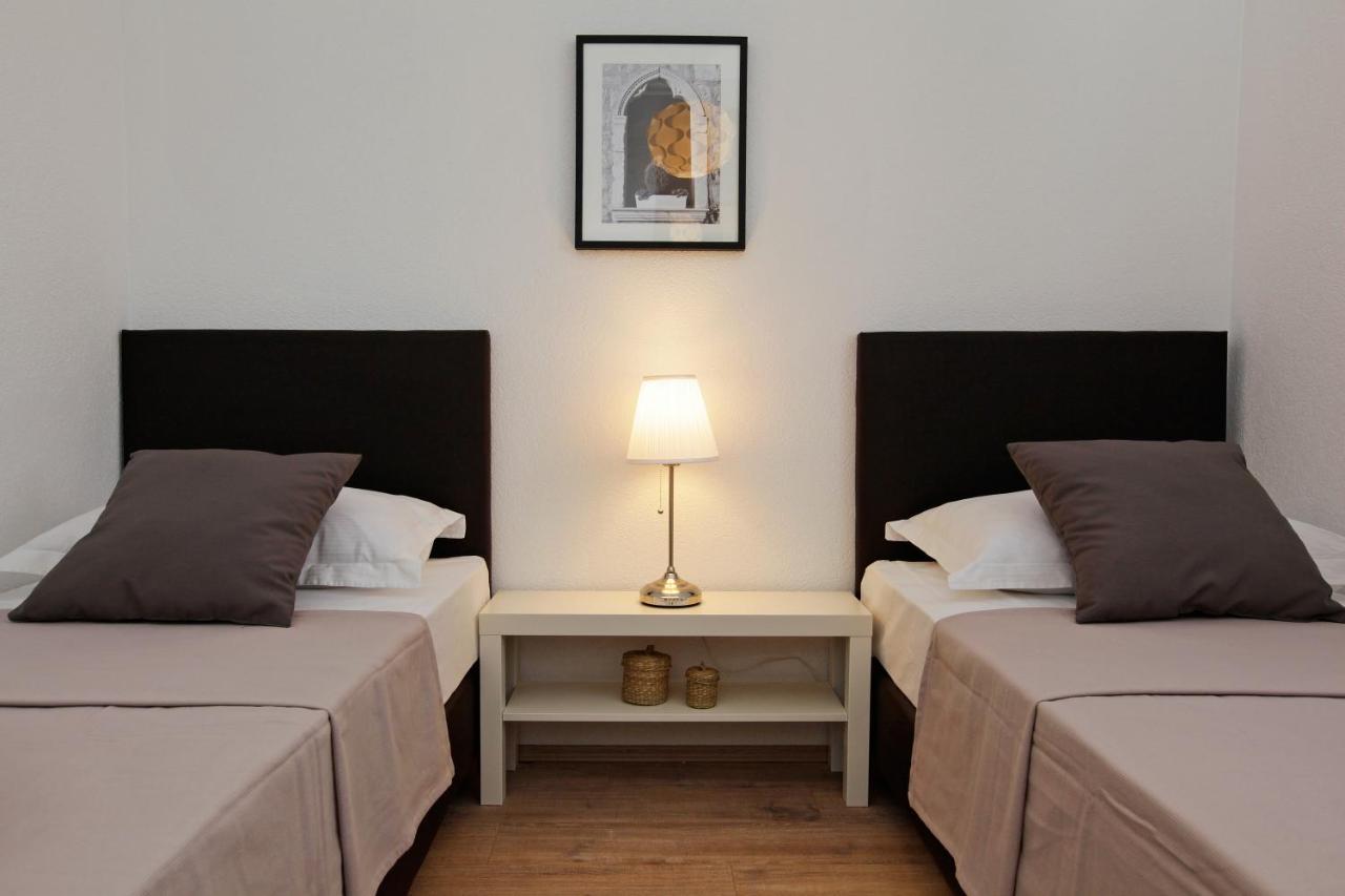 Iris Apartments Bol (Adults Only) Extérieur photo
