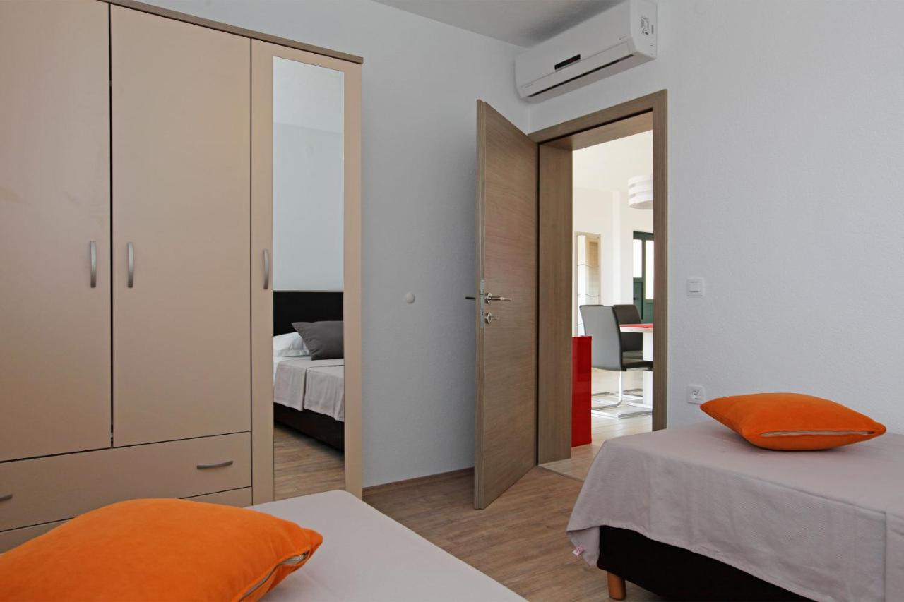 Iris Apartments Bol (Adults Only) Extérieur photo