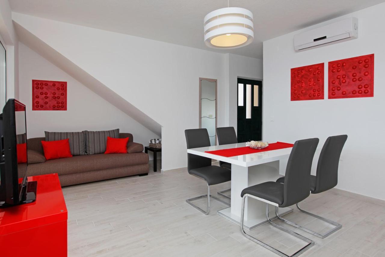 Iris Apartments Bol (Adults Only) Extérieur photo