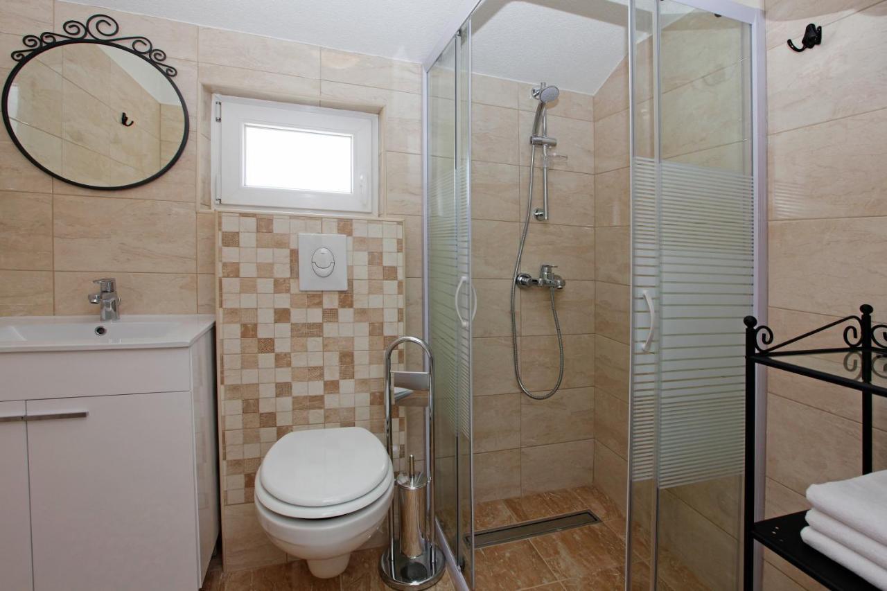 Iris Apartments Bol (Adults Only) Extérieur photo